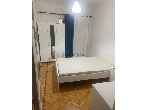 Apartamento T3 em Venteira, Amadora