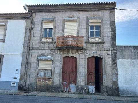 Moradia T4 em Caminha (Matriz) e Vilarelho, Caminha