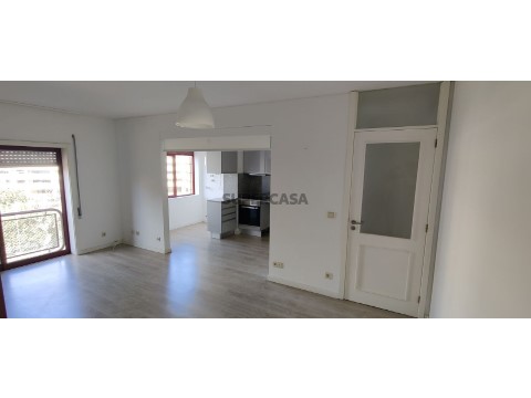 Apartamento T2 em Cidade da Maia, Maia