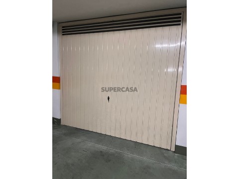 Garagem em Santo António dos Olivais, Coimbra