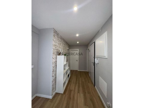 Room auf Amora, Seixal