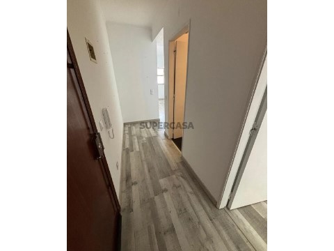 Apartamento T1 em Faro (Sé e São Pedro), Faro
