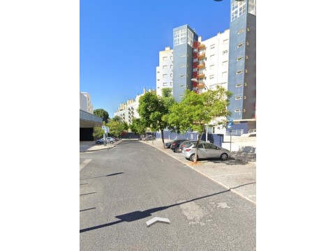 Apartamento T1 na Rua Engenheiro Santos Simões, Penha de França