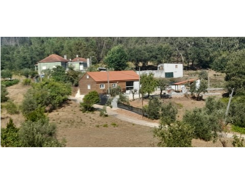 Quintas e casas rústicas T2 em Maçãs de Dona Maria, Alvaiázere