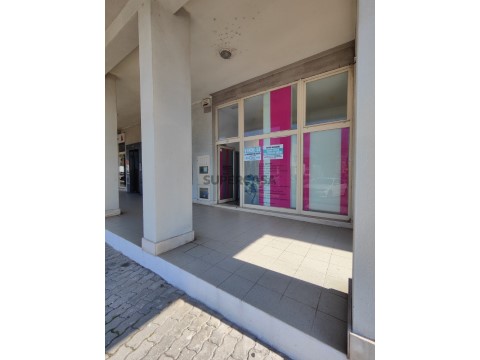 Commercial premises auf Rua António Carneiro, Matosinhos