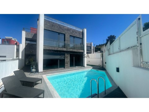 Moradia T4 em Villas do Campo, Rua dos Calços, Venda do Pinheiro, Venda do Pinheiro e Santo Estêvão das Galés
