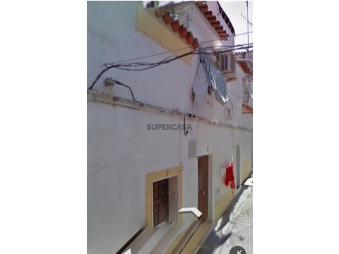 House 4 kamers Op Rua Capitão Eduardo Câmara, Caia, São Pedro e Alcáçova