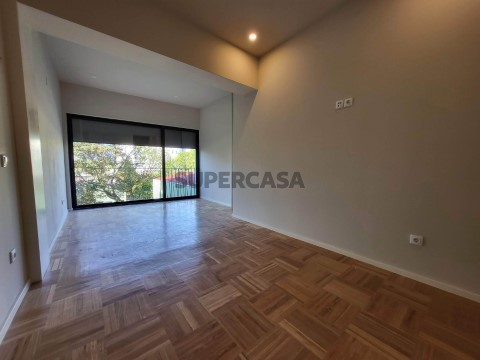 Apartamento T0 na Rua de Alberto Aires Gouveia, Cedofeita, Santo Ildefonso, Sé, Miragaia, São Nicolau e Vitória