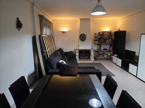 Apartamento T2 na Rua Paulo de Oliveira, São João Baptista e Santa Maria dos Olivais