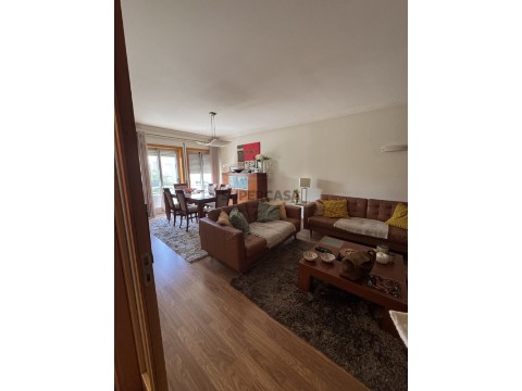 Apartamento T3 na Rua Maria Lina Alves Maia, Moreira