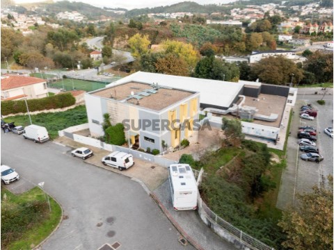 Moradia T3 na Rua das Piscinas Municipais, Lordelo