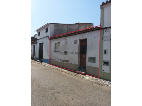Quintas e casas rústicas T2 na Rua Doutor Ângelo Ançã, Beringel