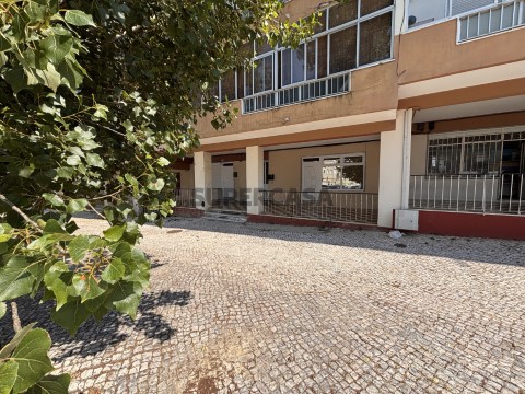 公寓  1 卧室 在 Rua Aquilino Ribeiro, Idanha, Belas