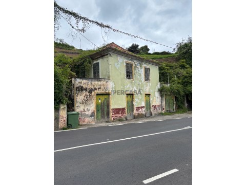 Casa Antiga T3+1 em Porto da Cruz, Machico