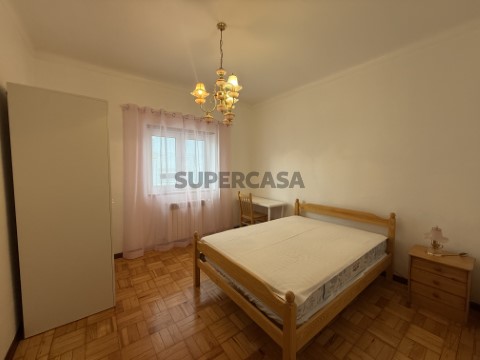Quarto em Santa Clara e Castelo Viegas, Coimbra