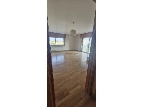 Apartamento T2 em Moreira, Maia