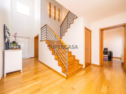 Moradia Geminada T4 Triplex em Gaio-Rosário e Sarilhos Pequenos, Moita