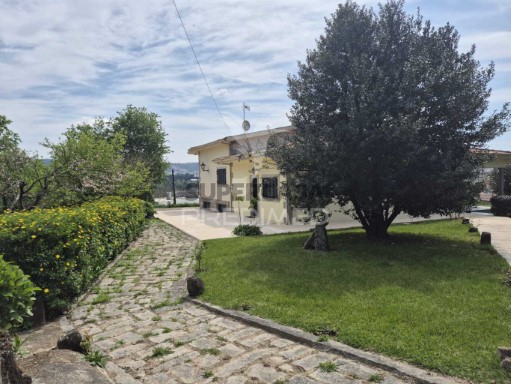 Huis 4 kamers Lago, Amares