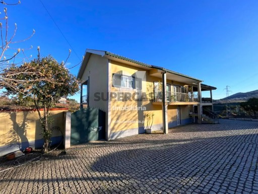 Moradia T4 Sabrosa, Sabrosa