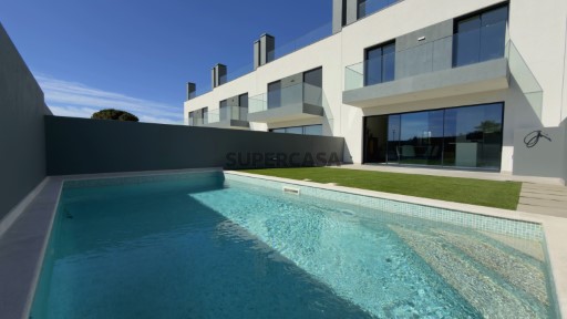 6 Moradias em Banda em Empreendimento de Luxo junto à Ria Formosa em Faro