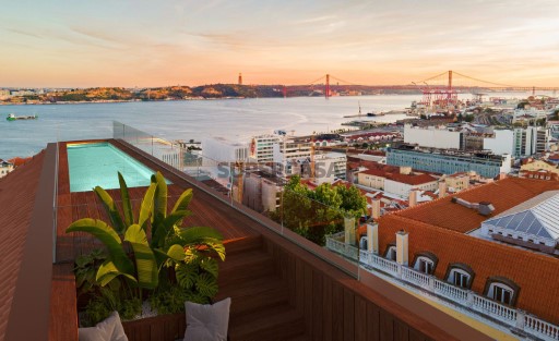 16. Exclusivo apartamento novo em edifício histórico de prestígio com vistas deslumbrantes sobre a cidade e o rio em Santa Ca...