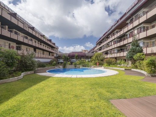 Apartamento T2 em condomínio no Estoril junto aos jardins do Casino
