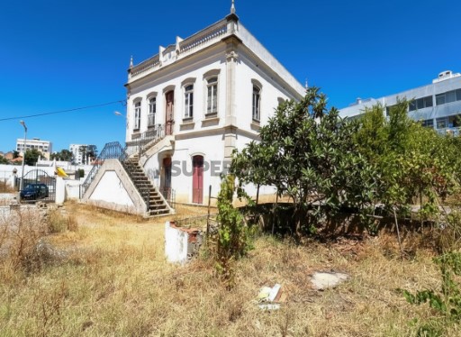 Detached Villa in Olhão - Investment Opportunity in Historic Building