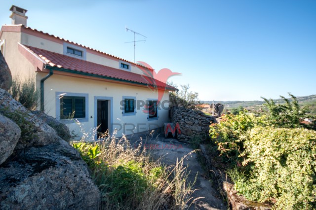 Casas e apartamentos em Moreira de Rei, Guarda — idealista