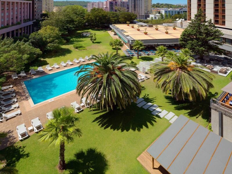 Lisbon Marriott Hotel proposes pool and brunch without leaving the city -  SUPERCASA